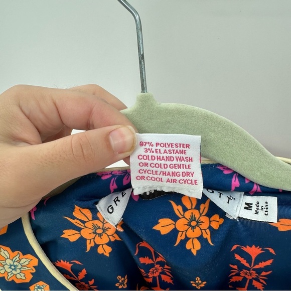 GRETCHEN SCOTT-Split Neck Print Dress Size Medium - Picture 5 of 5